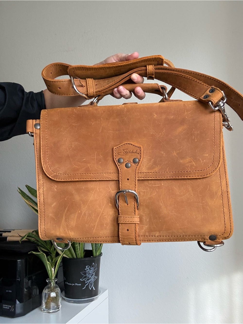 Saddleback Leather Thin Leather Briefcase with Adjustable Strap - Tobacco